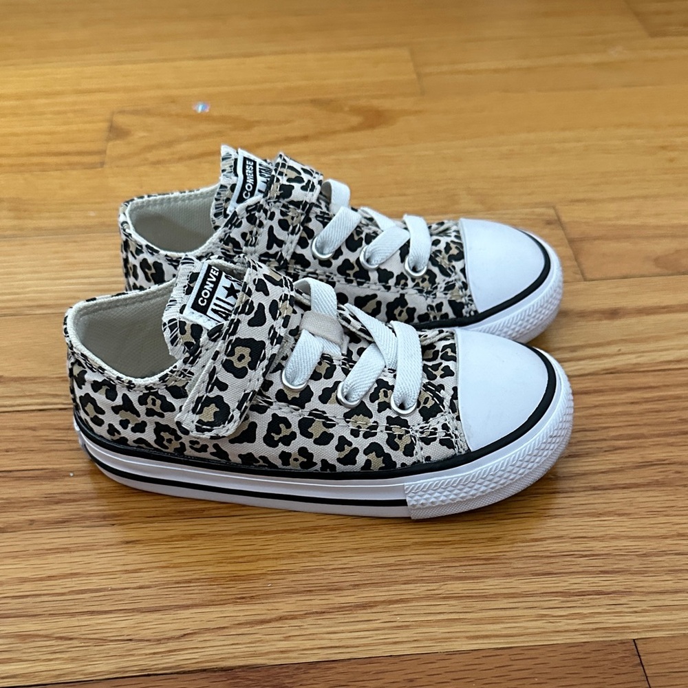Converse all star 1V toddler animal print low top sneaker